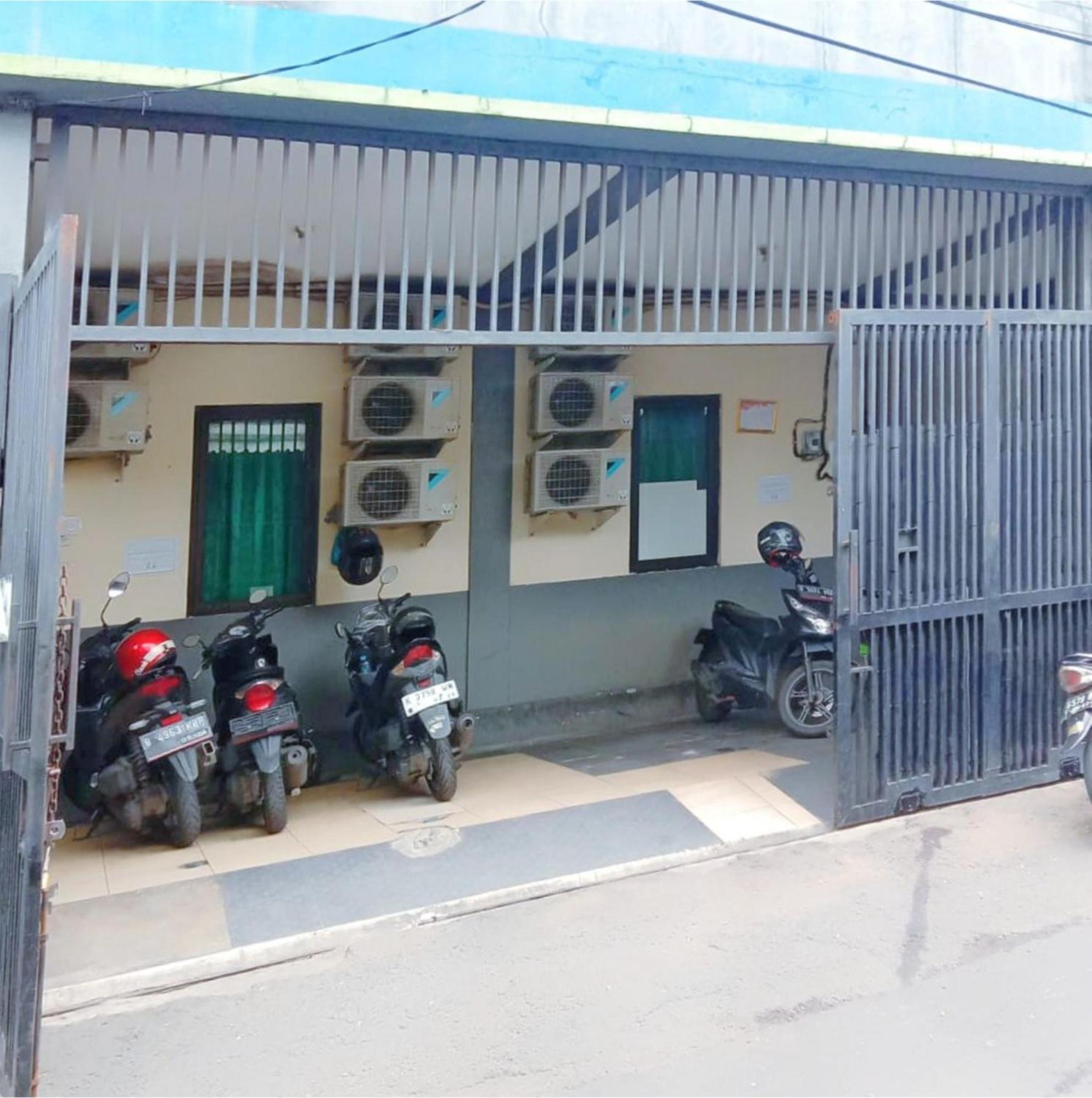 Kost Griya Marina By Ecommerceloka Jakarta Exterior photo