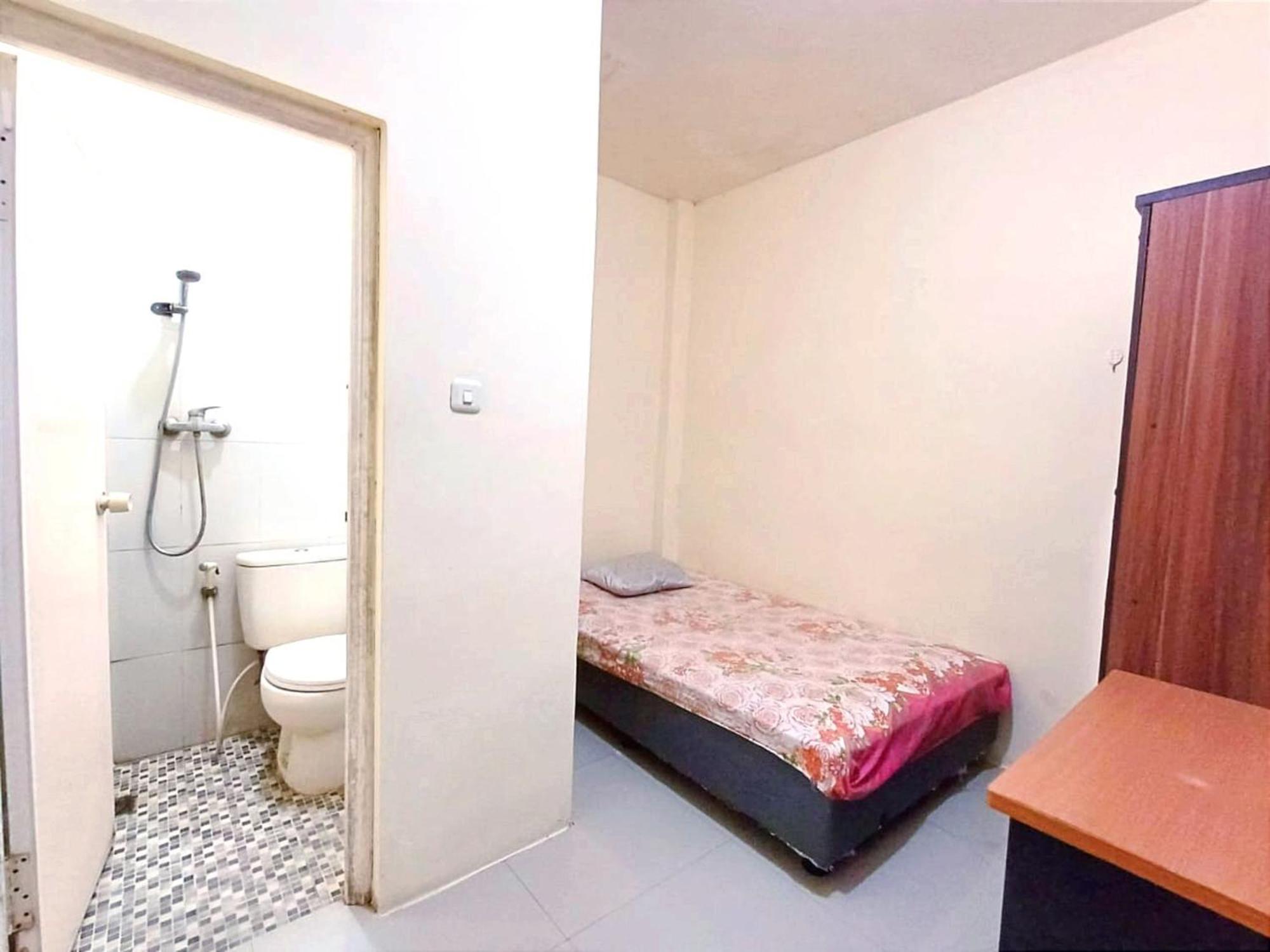 Kost Griya Marina By Ecommerceloka Jakarta Exterior photo