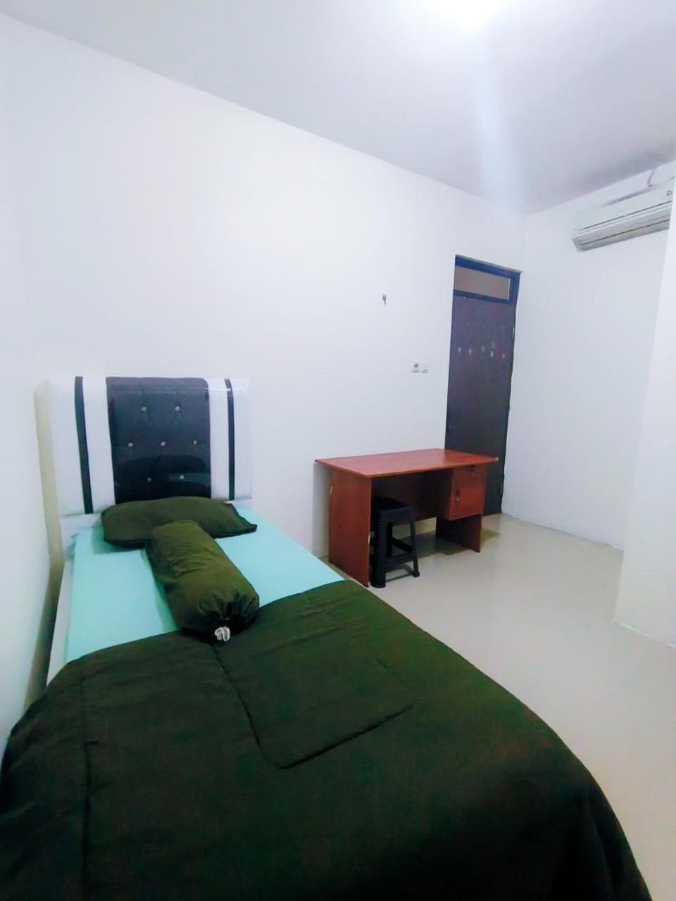 Kost Griya Marina By Ecommerceloka Jakarta Exterior photo